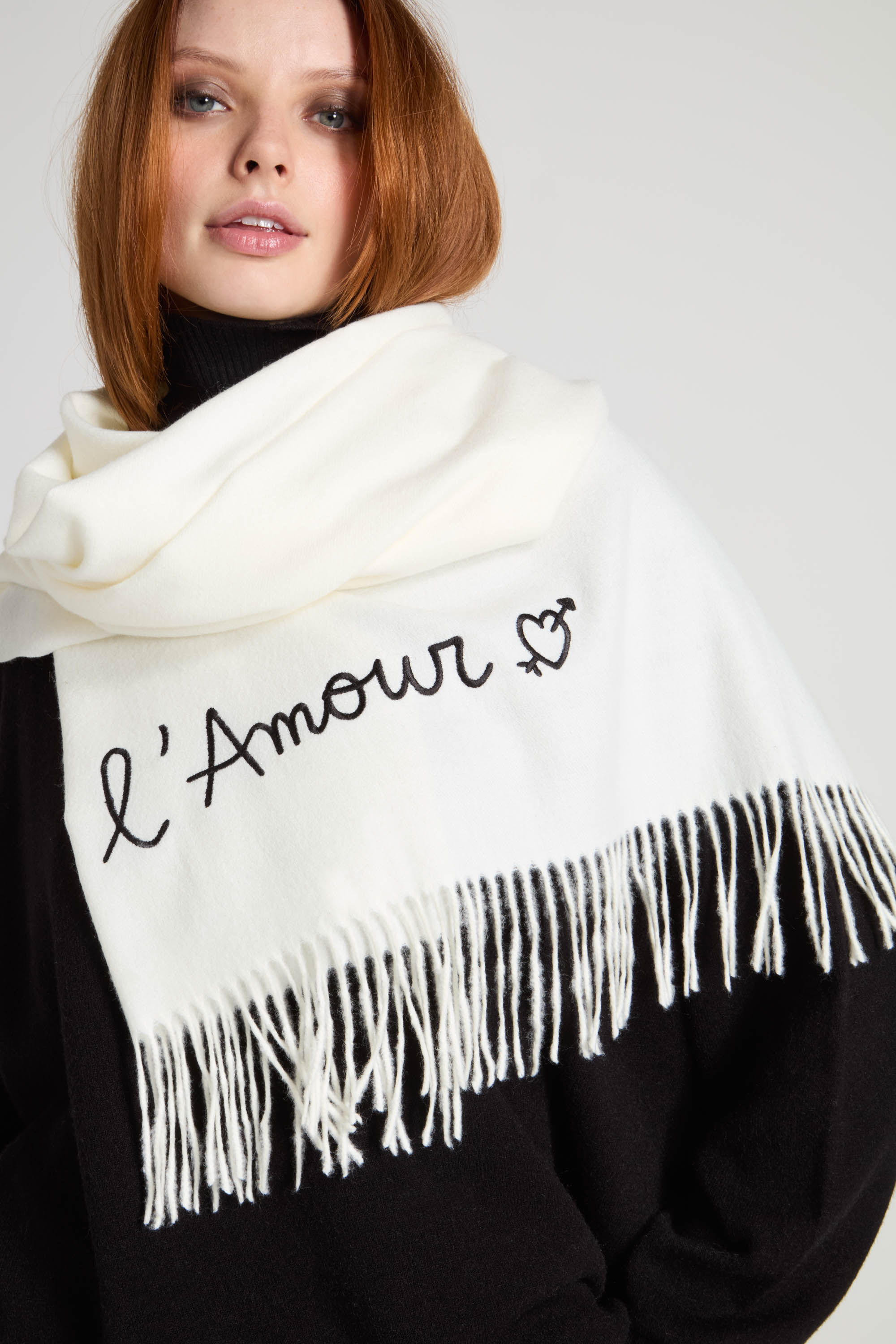 Sciarpa in cotone finemente e fittamente intrecciata - con frange