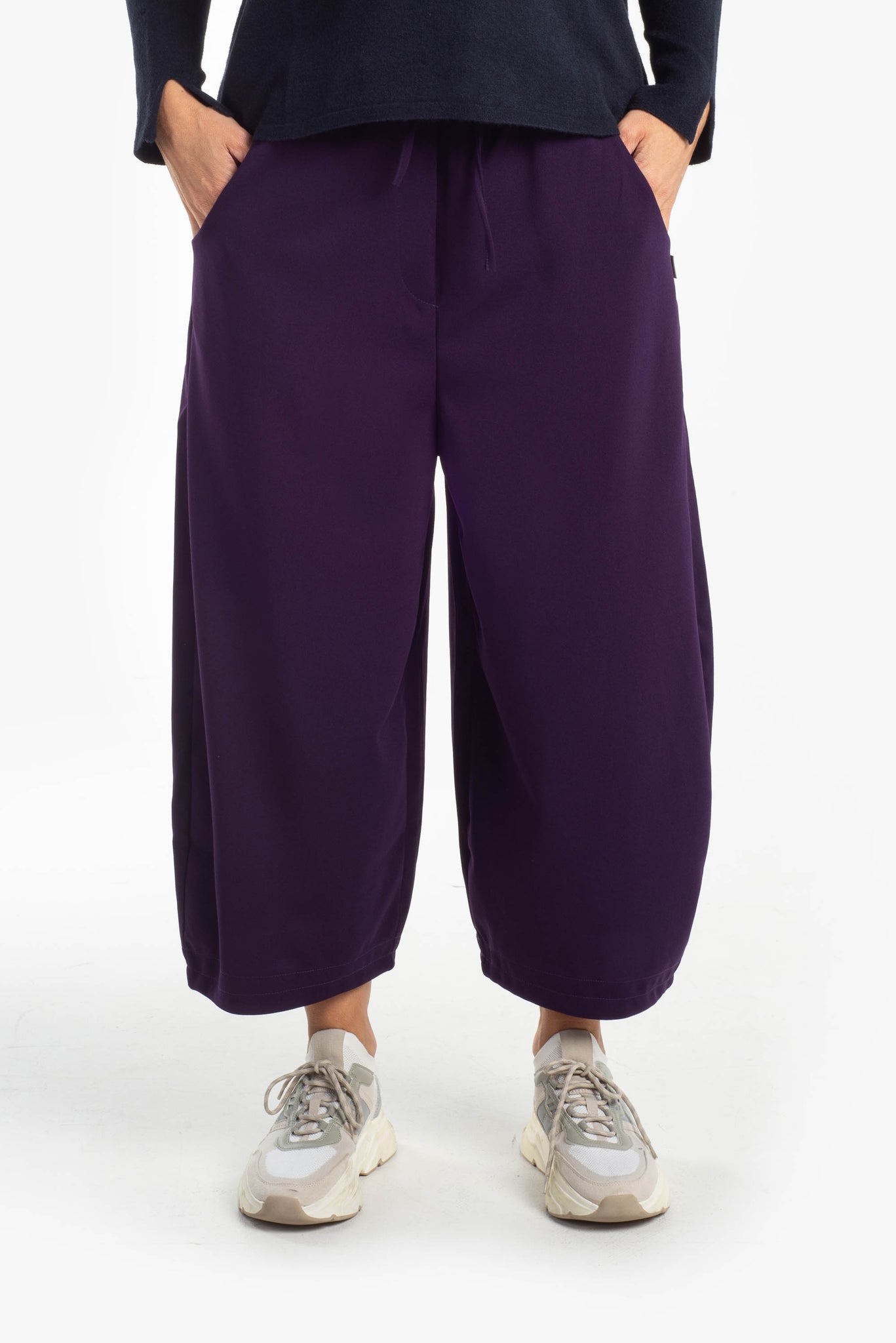 Essential baggy trousers in stretch technical fabric