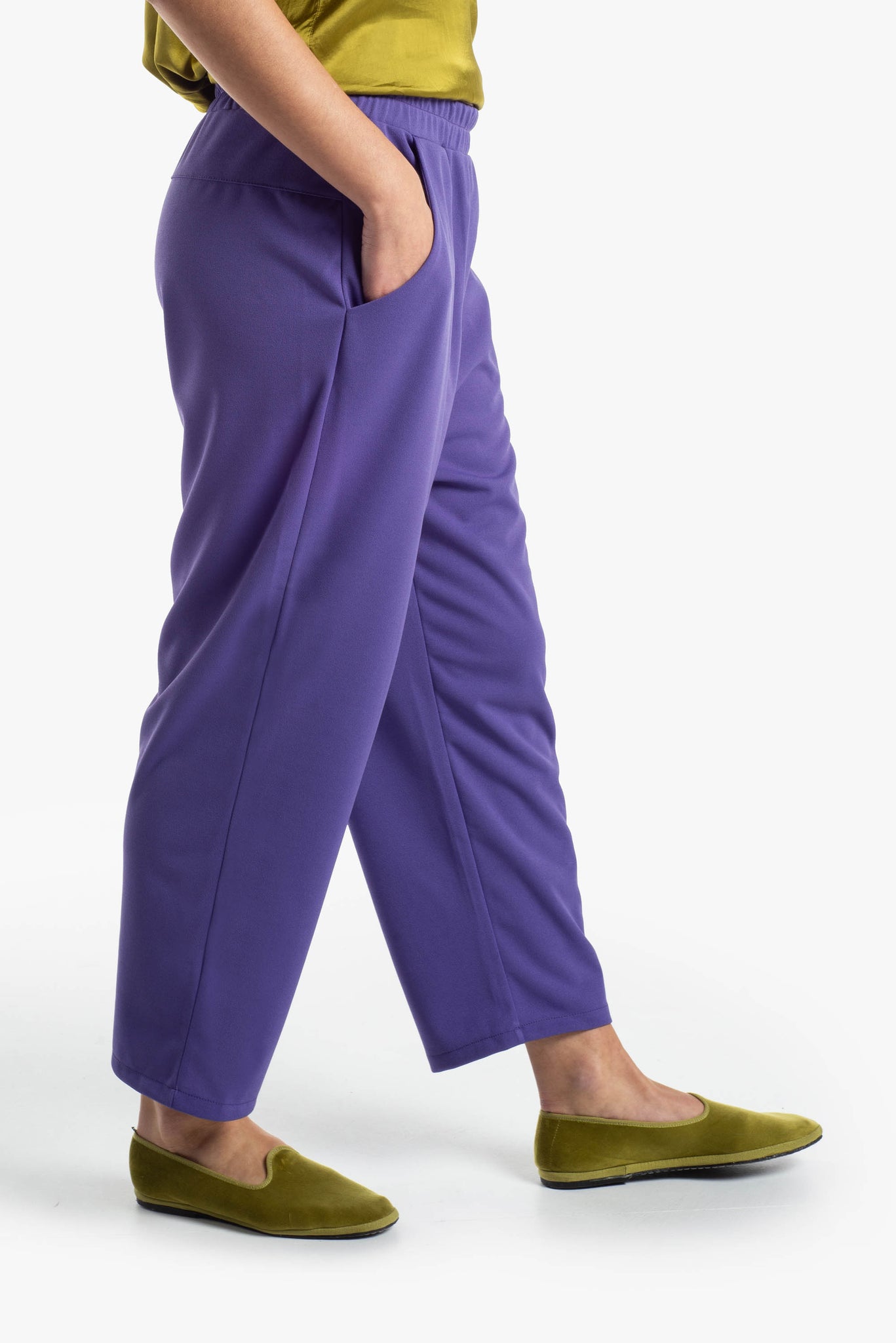 Pantalone in tessuto tecnico elasticizzato