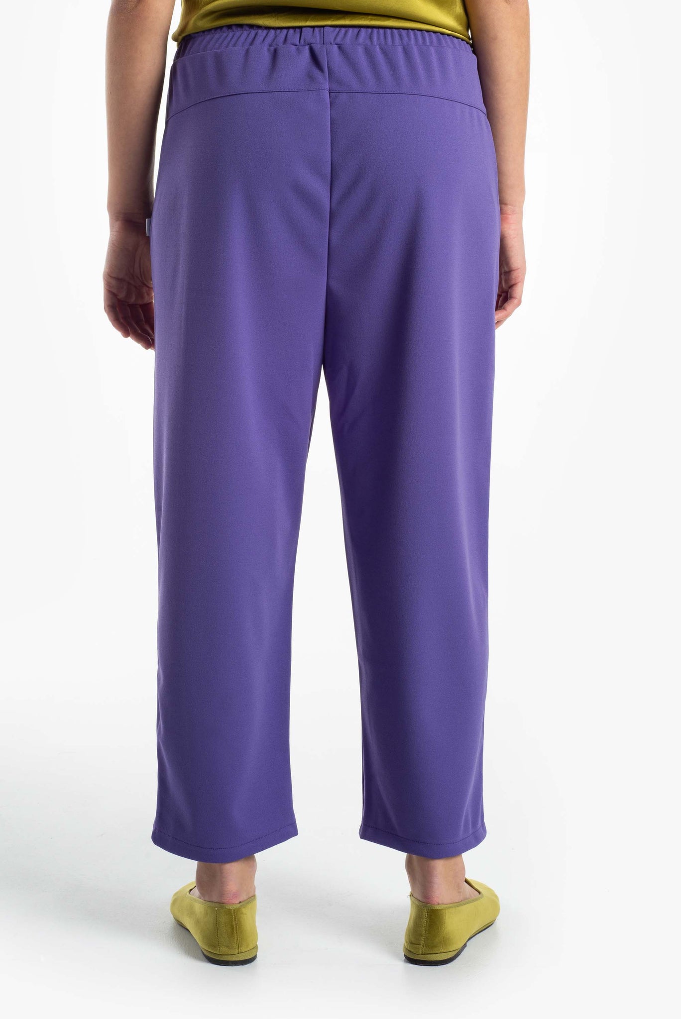 Trousers in stretch technical fabric