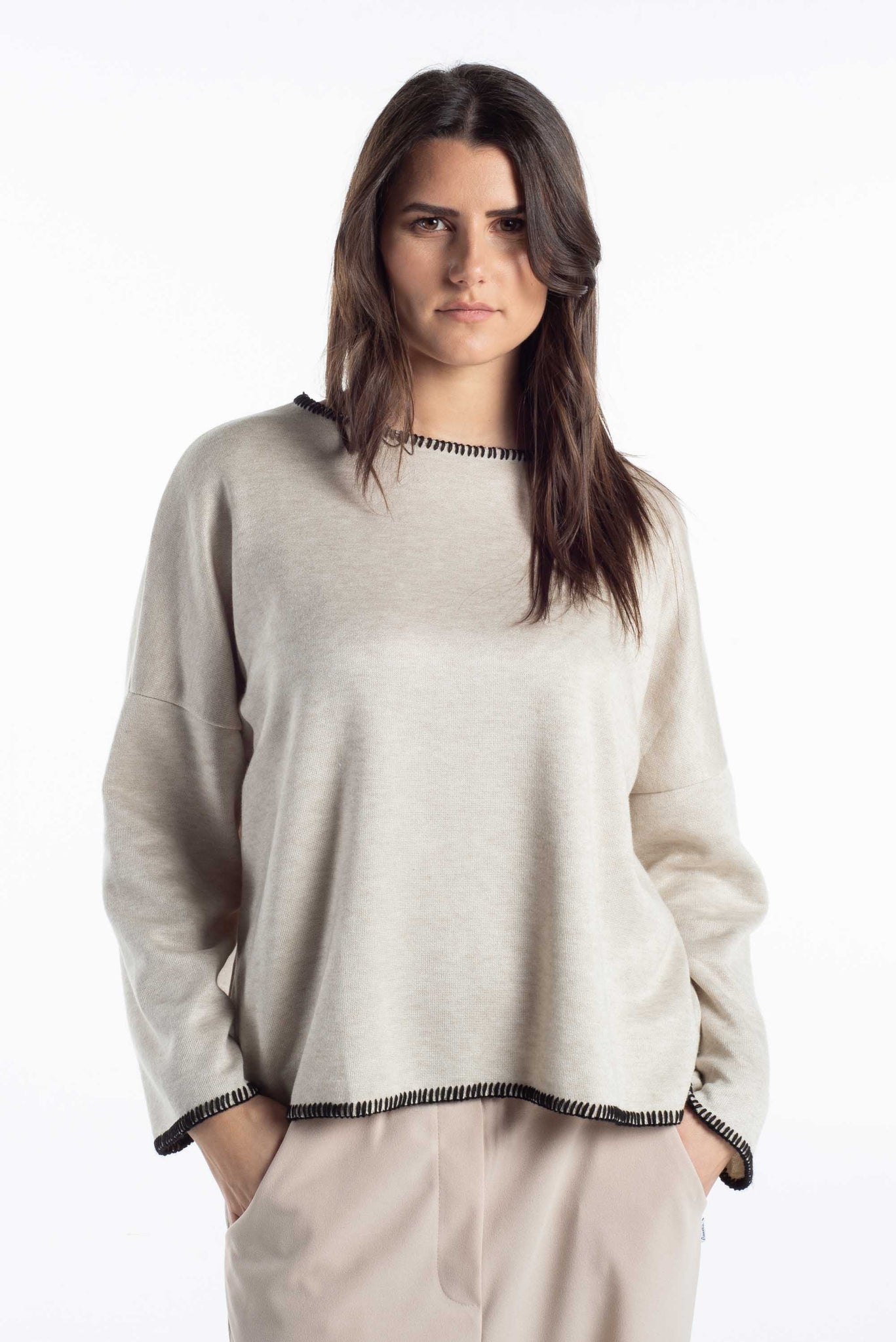 Boxy cut viscose pullover with stitching detail