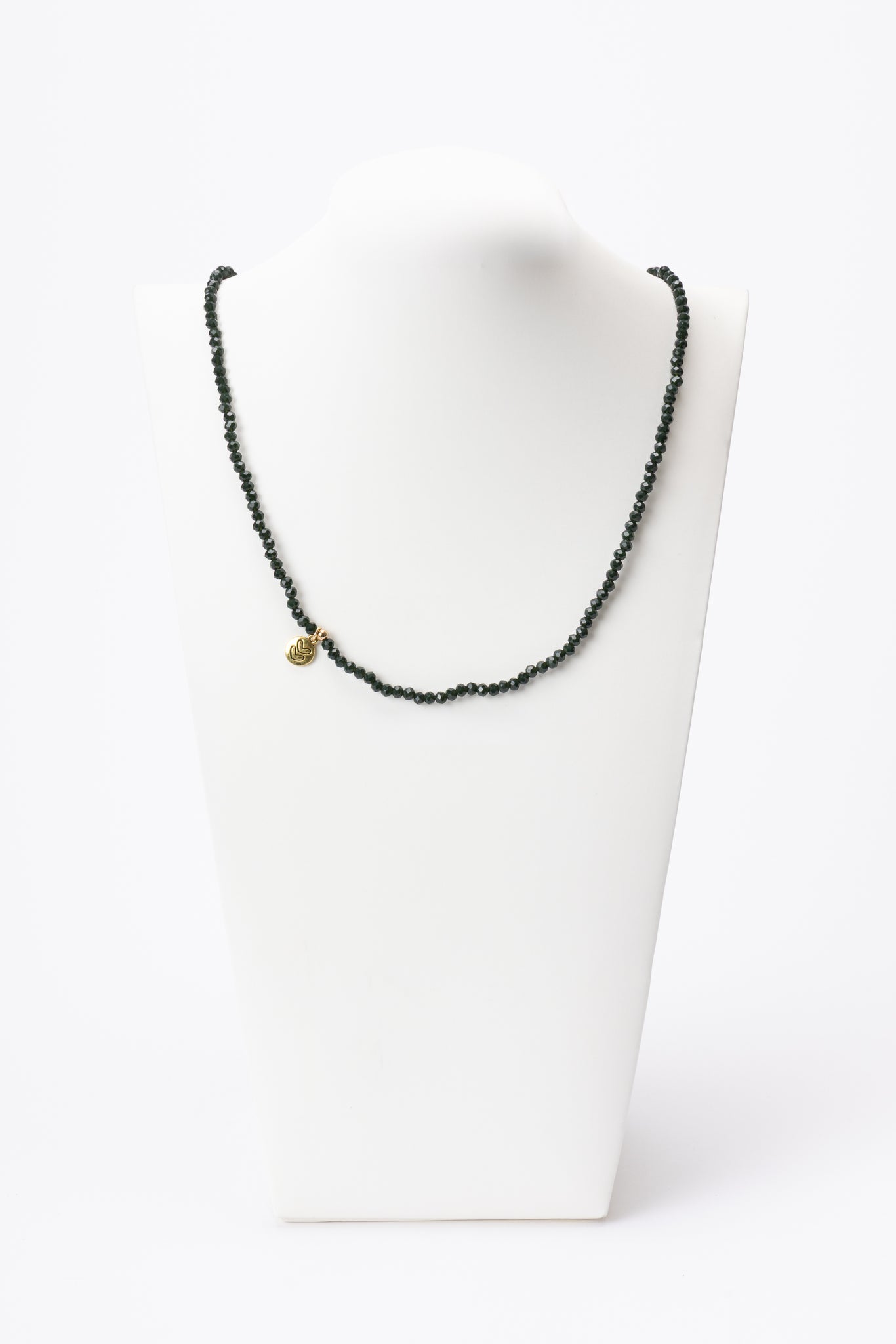 COLLANA DONNA IN ACCIAIO PERLE E ZIRCONE VERDE COLLANA DONNA IN ACCIAIO PERLE E ZIRCONE VERDE
